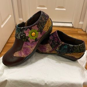 New Shoes THE DAWN flowers size 8